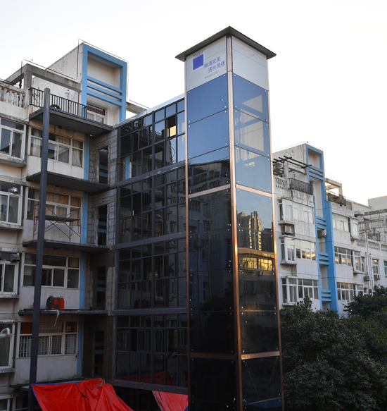 员工自愿放弃住房公积金，离职时领了补偿，还能告公司补缴吗？